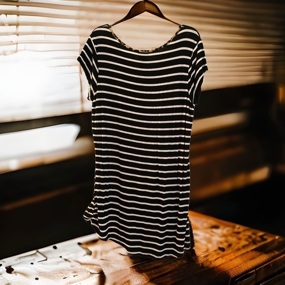 Womens Tunic - Picture 3 of 5